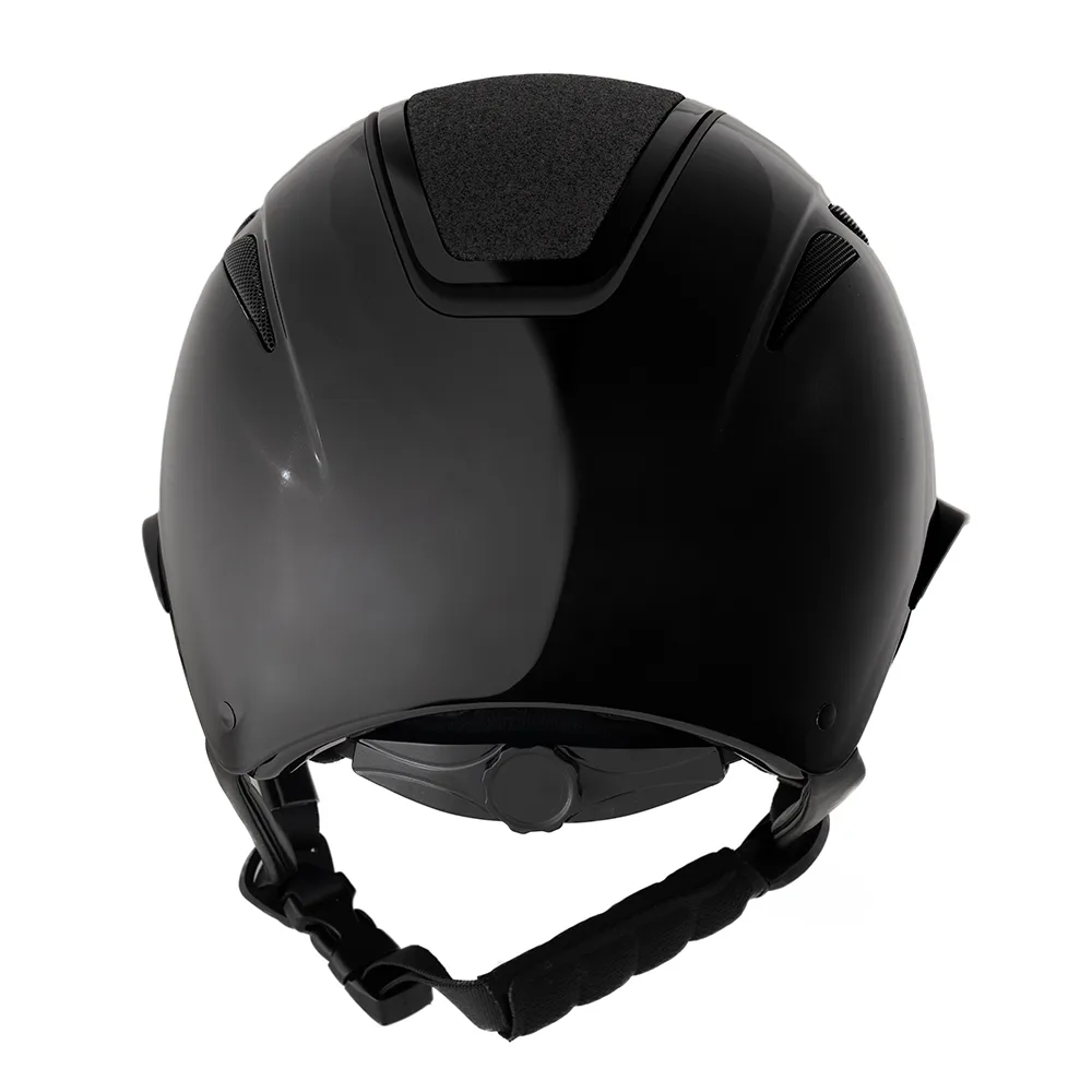 Hansbo Sport Mips Air Shiny Ridhjälm. Elegant bred matt solskärm, glittrande panel kantad av en stilfull cromad ram i symbios med matt omringande detalj.