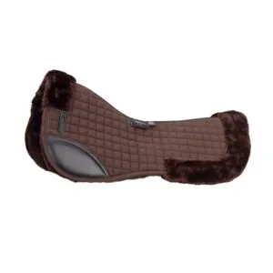 Deep ProComfort SupaFleece ökar luftflödet, avlastar trycket och kontrollerar fukt. Slitshål för att hålla remmar gör den här padden kompatibel att använda med ett schabrak under.