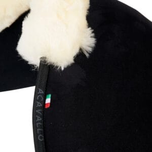 Acavallo Memory Foam Pad med fårskinn svart